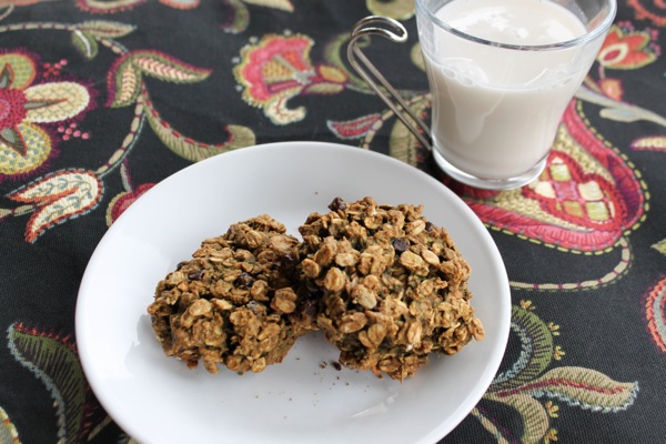 Healthy baked breakfast cookies with milk