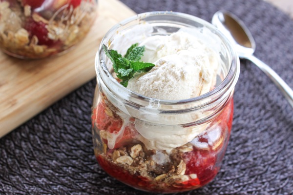 berry crumble in a jar