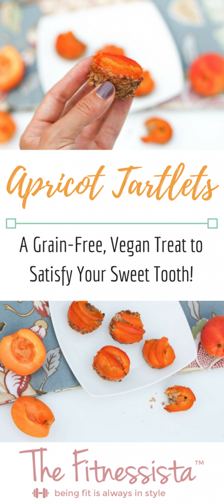 These grain-free apricot tartlets are the perfect healthy and delicious way to satisfy your sweet tooth! fitnessista.com