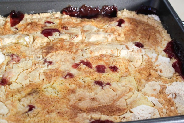 Easy Cherry Dump Cake - How to Make Cherry Dump Cake