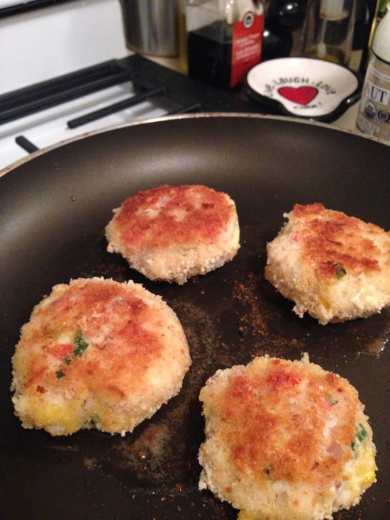 Crab cakes2