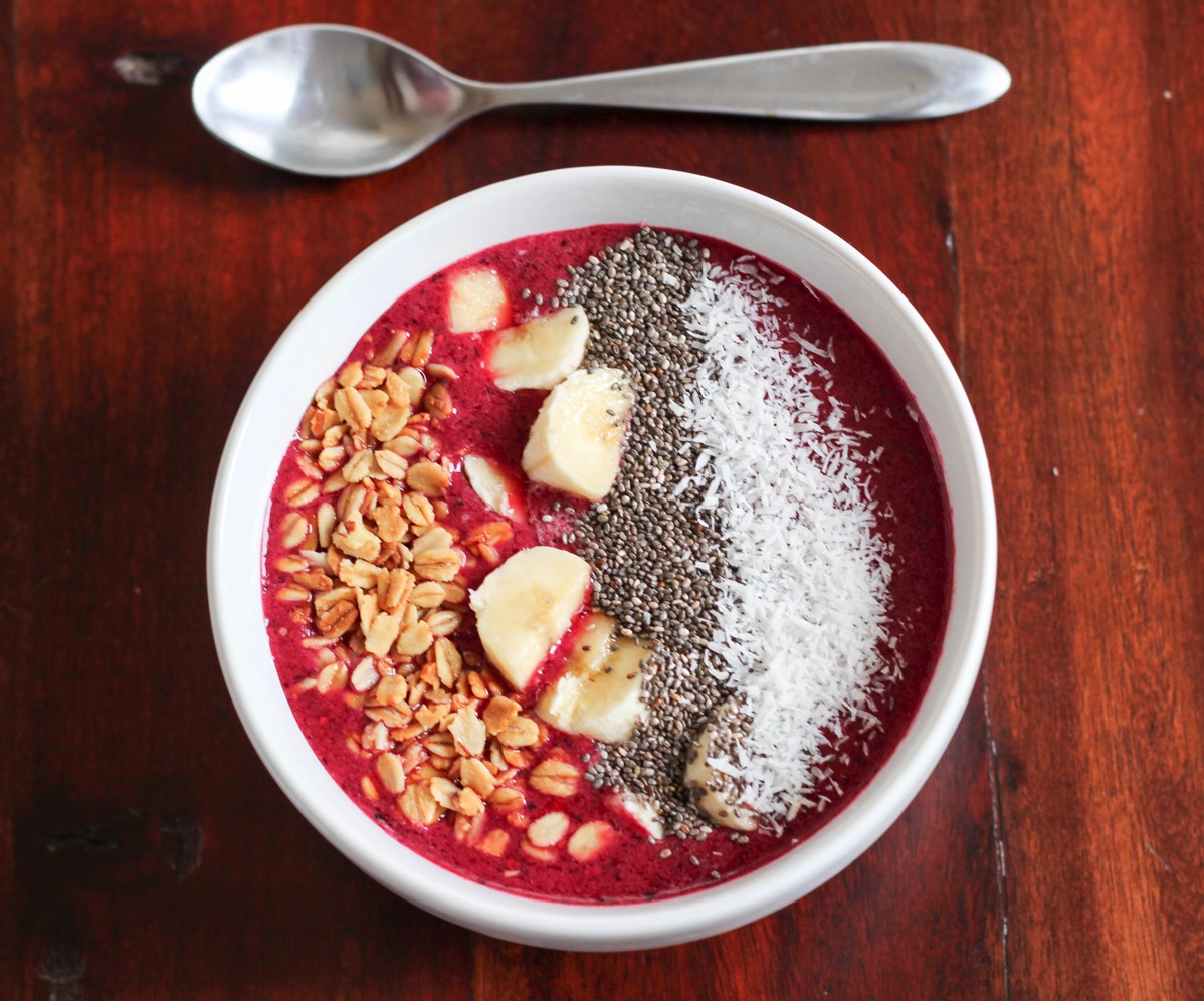 Tart cherry smoothie bowl