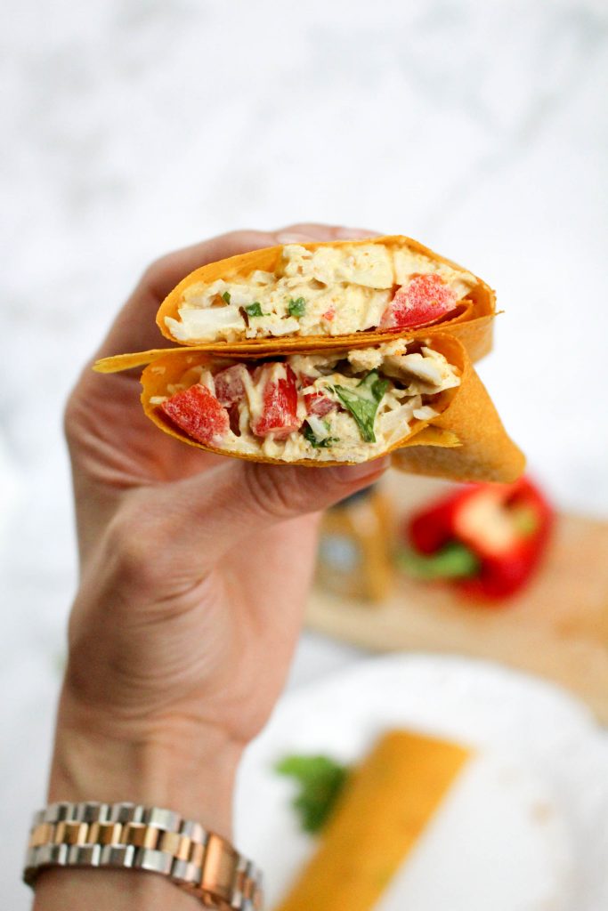 Healthy curry chicken salad turmeric wraps (Paleo and gluten-free) | fitnessista.com