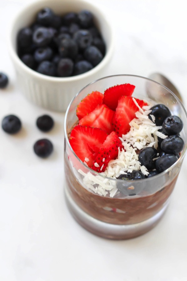 A delicious make-up chocolate chia pudding.  The perfect healthy breakfast recipe!  fitnessista.com