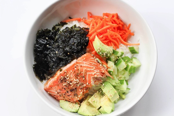 Sushi roll bowl