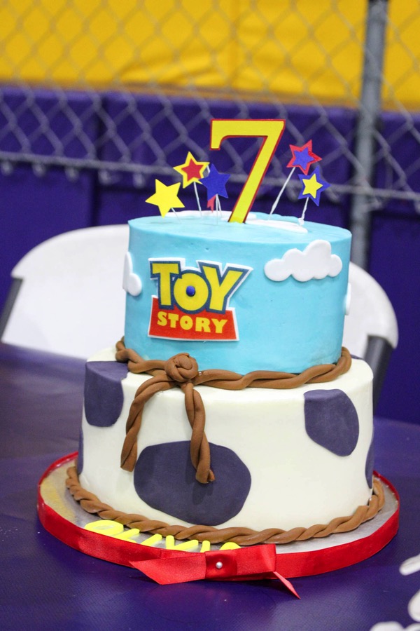 Toy story birthday cake