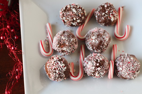 Chocolate peppermint protein bites2