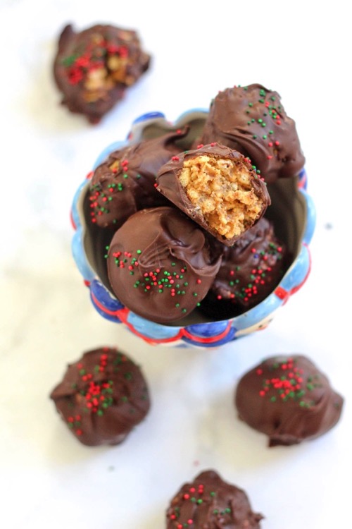 Chocolate almond butter crunch truffles 9