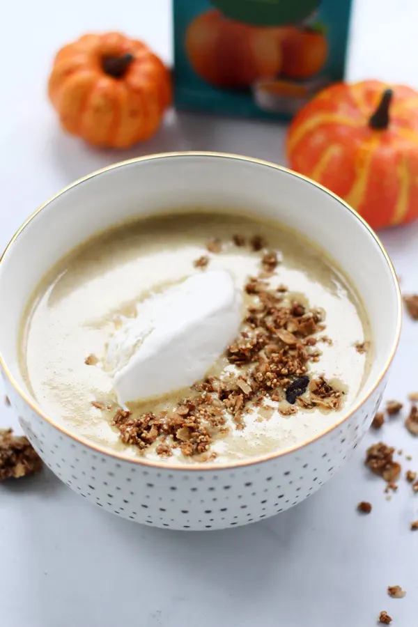 pumpkin pie protein smoothie bowl 6.jpg