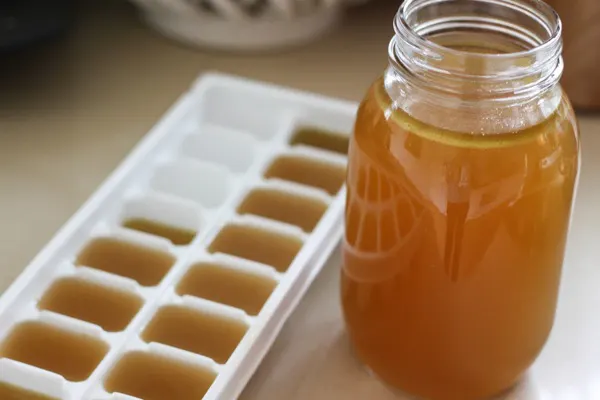 How to make bone broth and how to use it in your routine