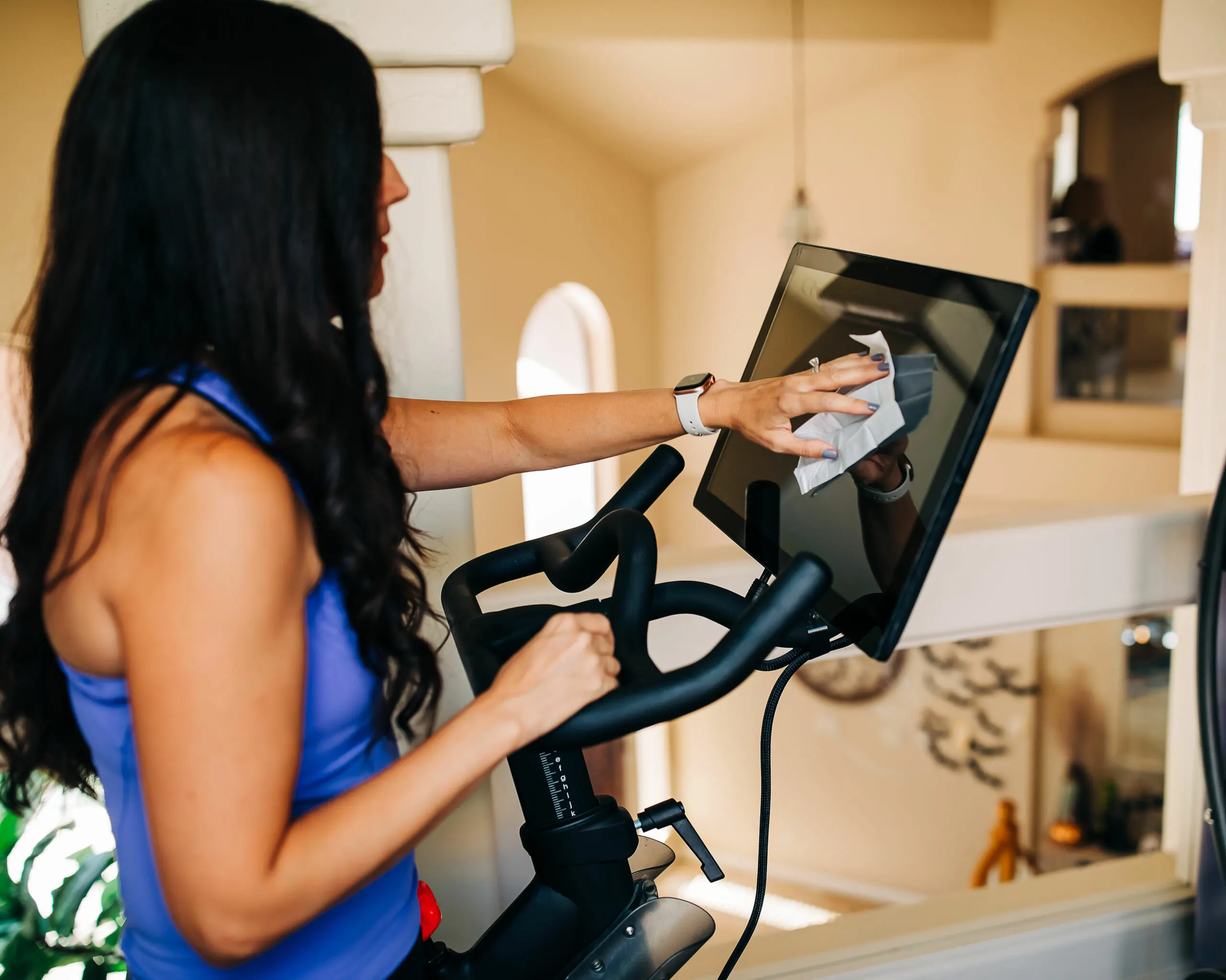 How to clean 2025 peloton touch screen