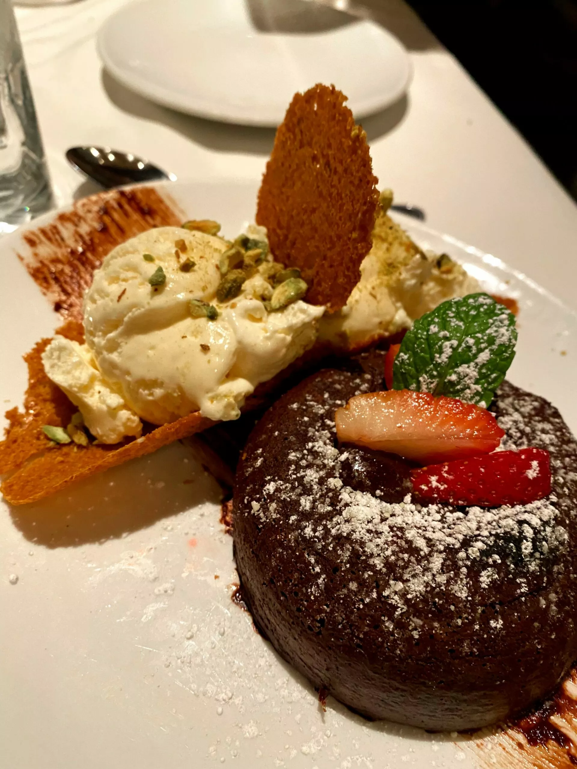 https://fitnessista.com/wp-content/uploads//2023/02/lava-cake.jpeg.webp