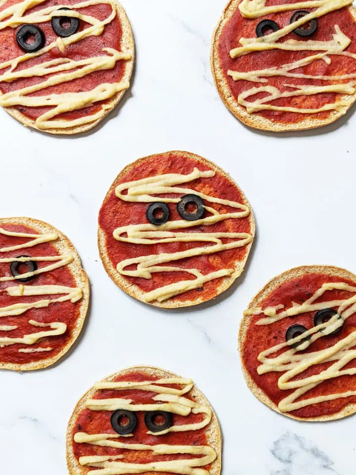 Mini Vegan Halloween Pizzas 7 720.jpg