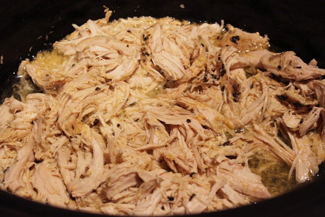 Slow cooker shredded Mexican chicken - The Fitnessista