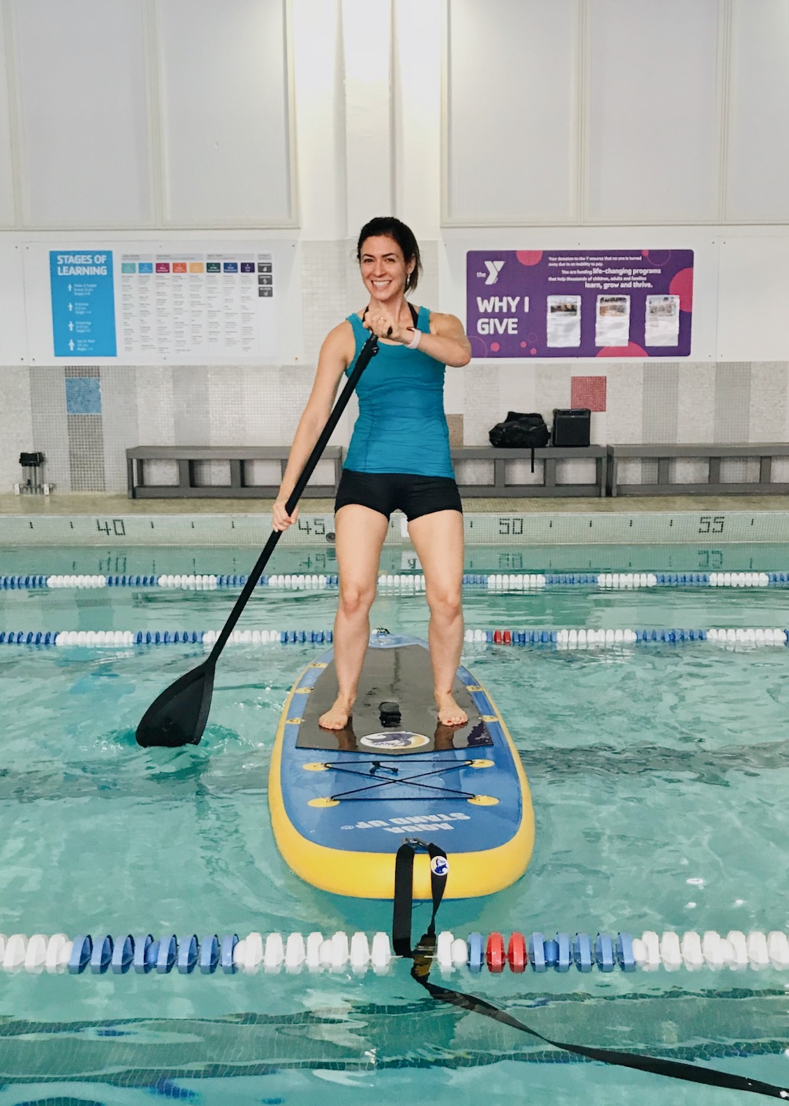What to expect at a SUP exercise class - Aqua Stand Up group exercise - fitnessista.com #SUP #SUPexercise #SUPfitness #groupexercise