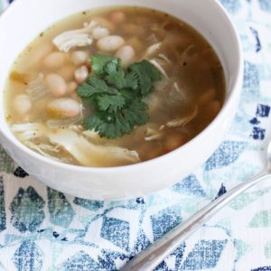 Slow Cooker White Chicken Chili - The Fitnessista